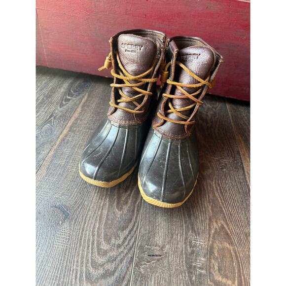 Sperry Women's Saltwater Short Boot SIZE 7.5 - Picture 1 of 8